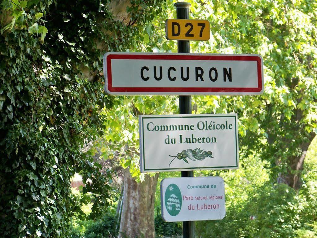 Logis Hotel De L'Etang Cucuron Luaran gambar