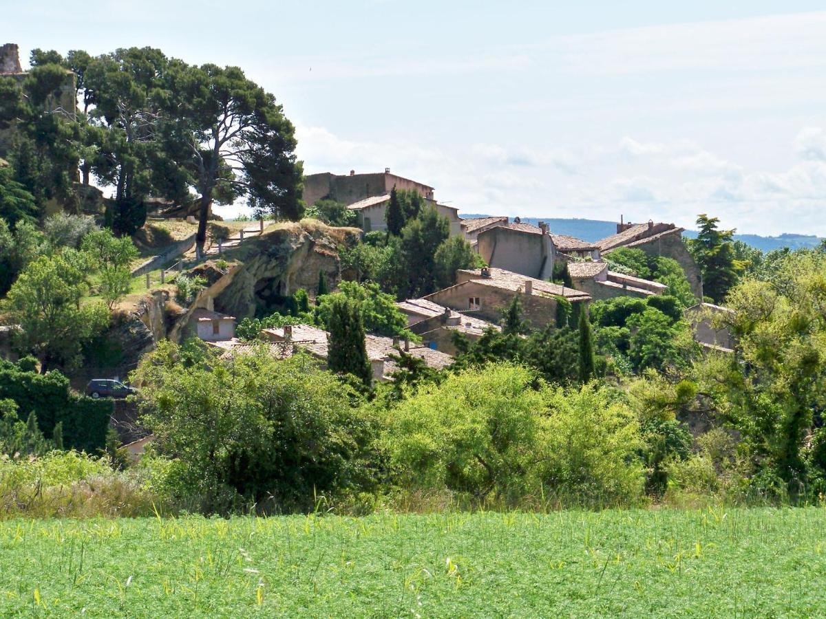 Logis Hotel De L'Etang Cucuron Luaran gambar
