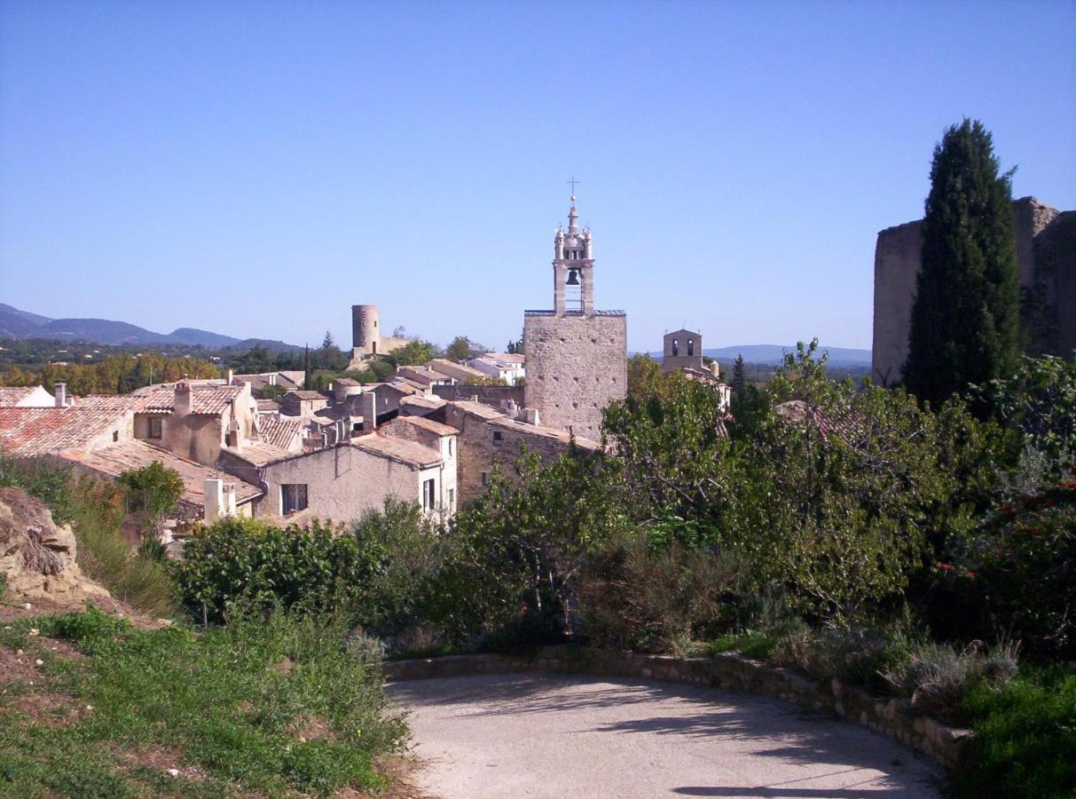 Logis Hotel De L'Etang Cucuron Luaran gambar